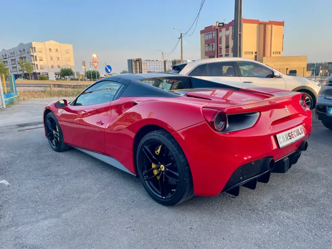 Ferrari 488 2017 - 299750 EUR, 26250 km - AUTO.MOTO.pt - 26250km - foto 11 de 26