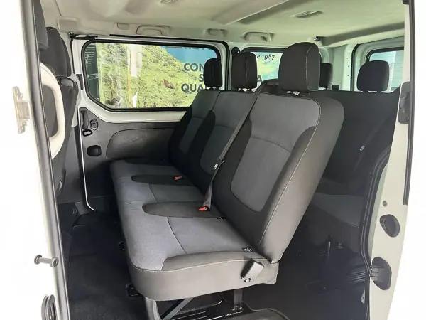 Opel Vivaro 2018 - 22600 EUR, 131722 km - AUTO.MOTO.pt - 131722km - foto 20 de 24