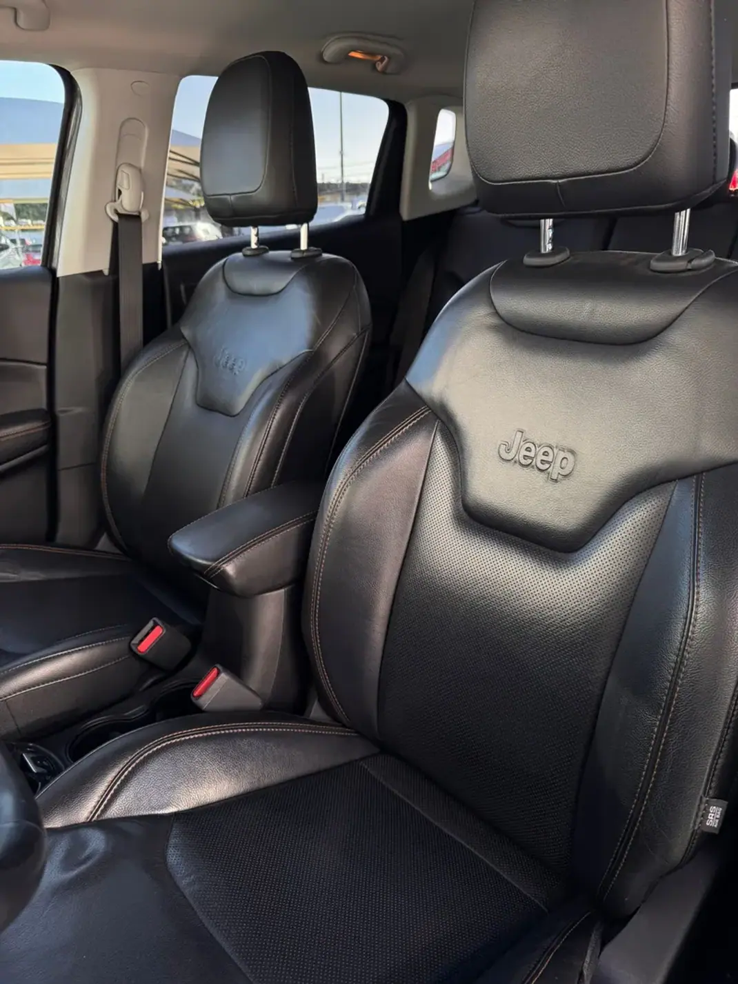 Jeep Compass 2018 - 17900 EUR, 52967 km - 52967km - foto 11 de 32