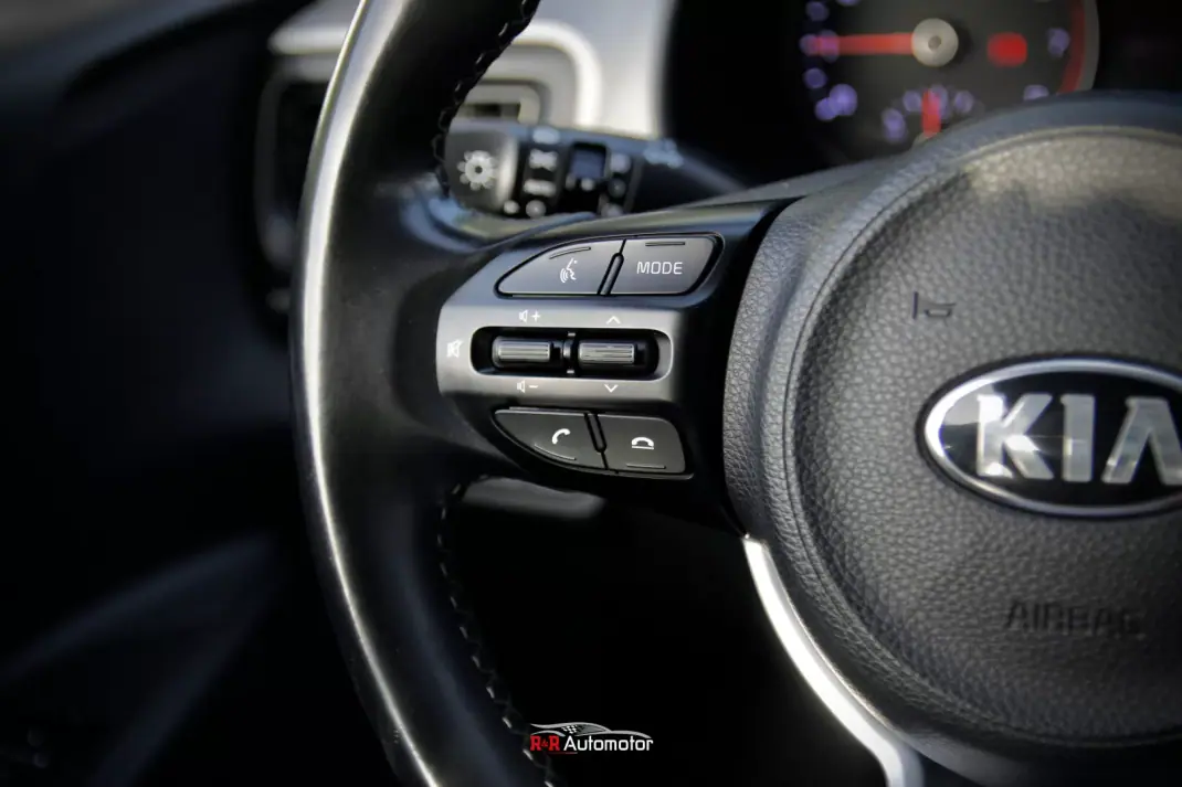 Kia Stonic 2021 - 13990 EUR, 128000 km - AUTO.MOTO.pt - 128000km - foto 16 de 29