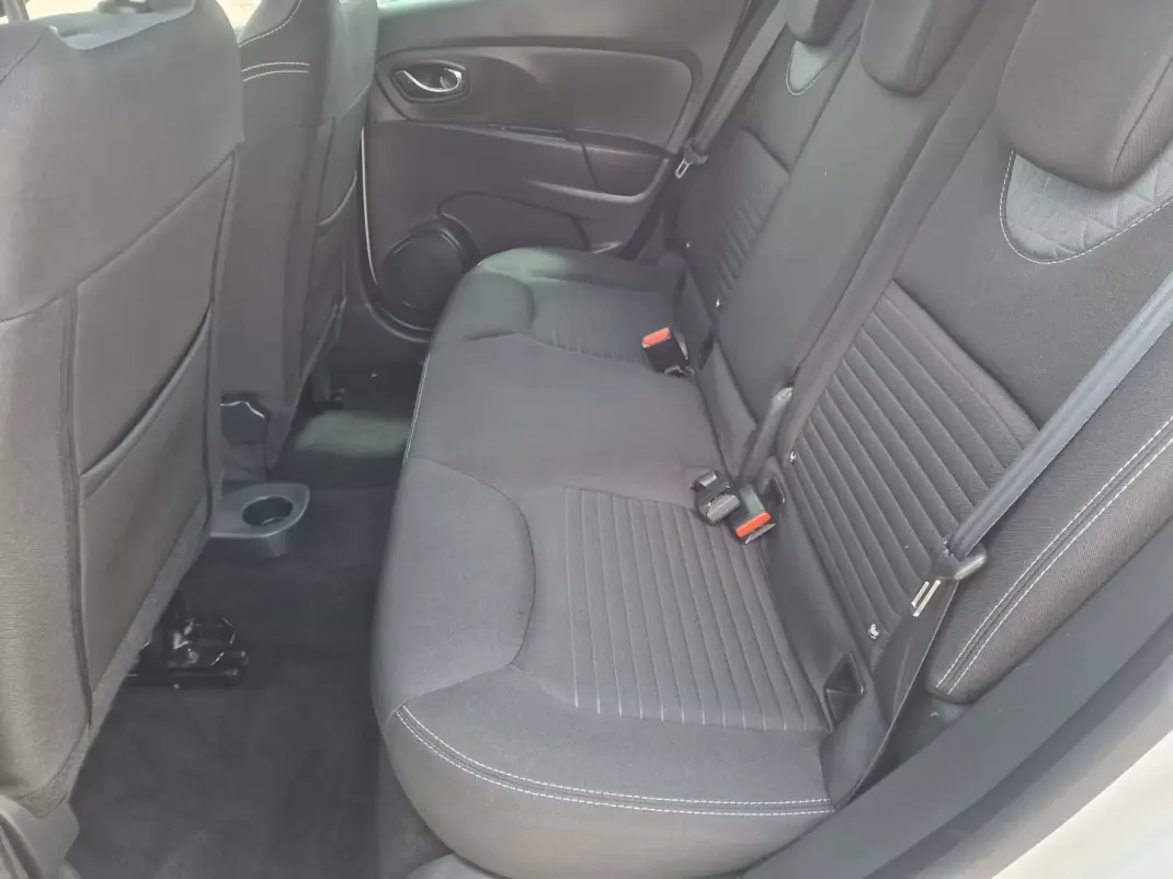 Renault Clio 2014 - 10490 EUR, 118020 km - AUTO.MOTO.pt - 118020km - foto 35 de 36