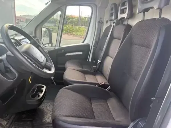 Peugeot BOXER 2.2 HDI FIBRADA L2H2 PREMIUM 2020 - 12999 EUR, 90000 km - AUTO.MOTO.pt - 90000km - foto 4 de 13