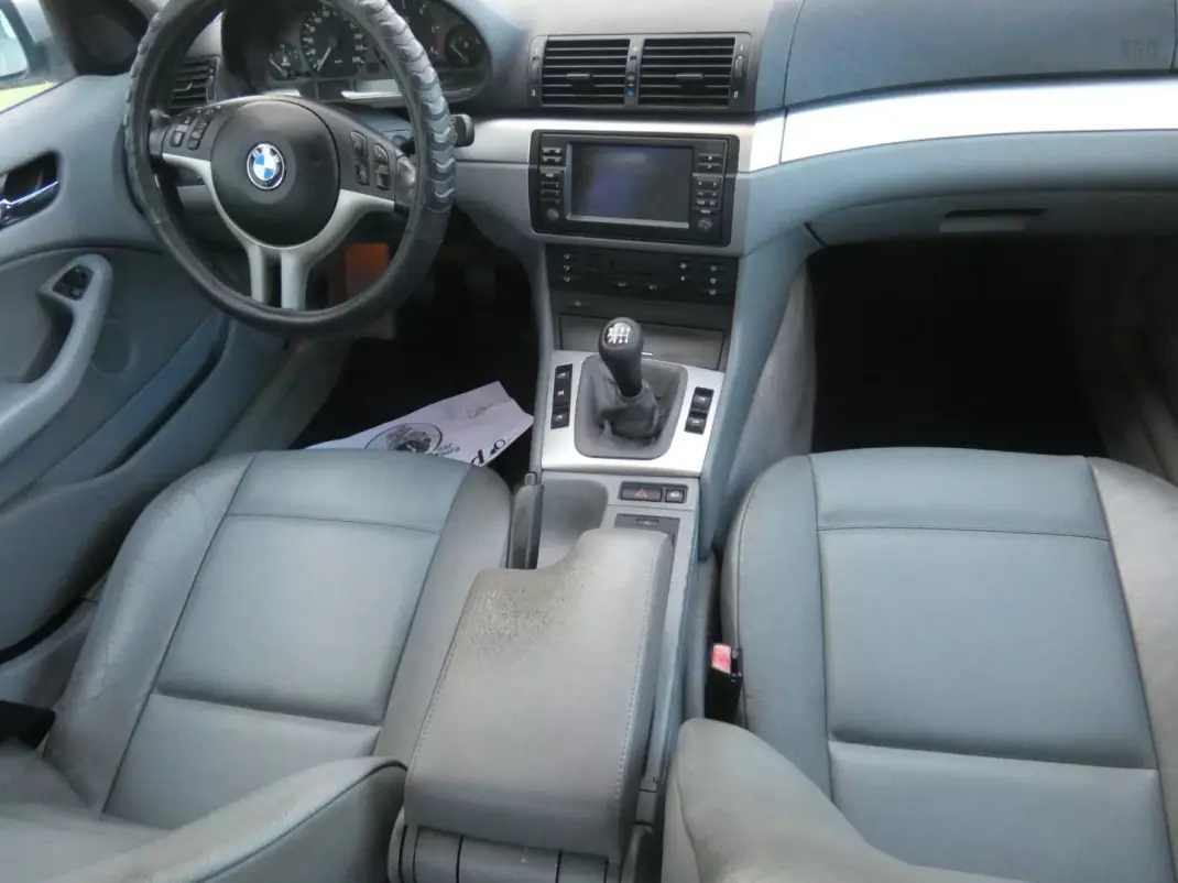 BMW 320 2004 - 7250 EUR, 270000 km - AUTO.MOTO.pt - 270000km - foto 11 de 28