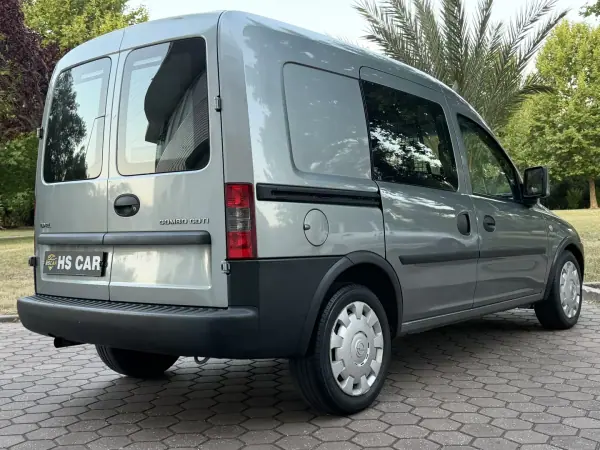 Opel COMBO 2011 - 8965 EUR, 85000 km - AUTO.MOTO.pt - 85000km - foto 8 de 33