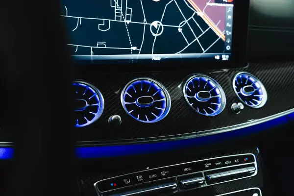 Mercedes-Benz E 63 AMG 2017 - 76950 EUR, 84657 km - AUTO.MOTO.pt - 84657km - foto 23 de 43