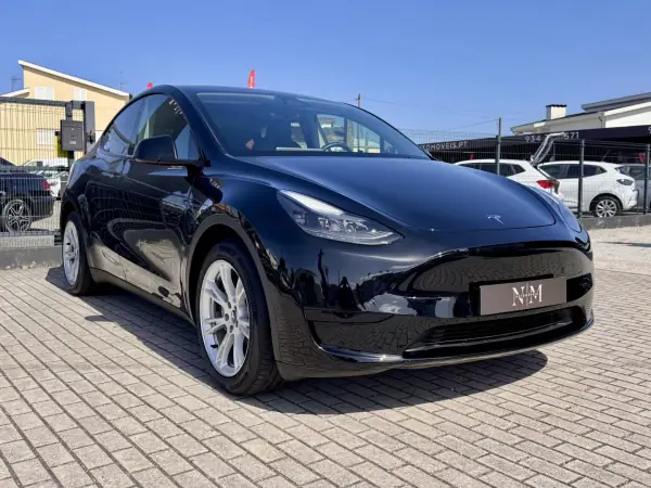 Tesla Model Y 2023 - 32990 EUR, 130000 km - 130000km - foto 5 de 18