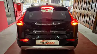 Volvo V40 Cross Country 2017 - 13990 EUR, 169554 km - AUTO.MOTO.pt - 169554km - foto 8 de 61
