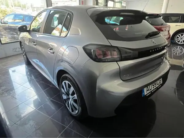 Peugeot 208 2020 - 15950 EUR, 33300 km - AUTO.MOTO.pt - 33300km - foto 3 de 6
