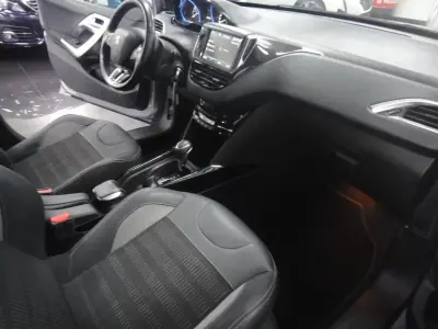 Peugeot 2008 2019 - 10500 EUR, 99000 km - AUTO.MOTO.pt - 99000km - foto 15 de 22