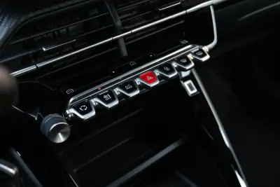 Peugeot 2008 2023 - 19750 EUR, 40500 km - AUTO.MOTO.pt - 40500km - foto 15 de 20