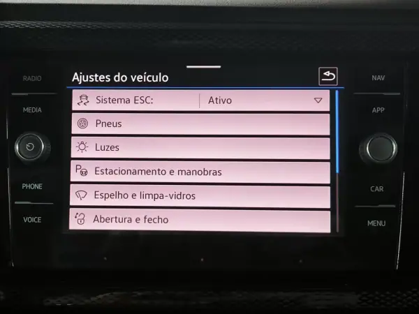 Volkswagen Taigo 2025 - 21950 EUR, 21784 km - AUTO.MOTO.pt - 21784km - foto 28 de 38