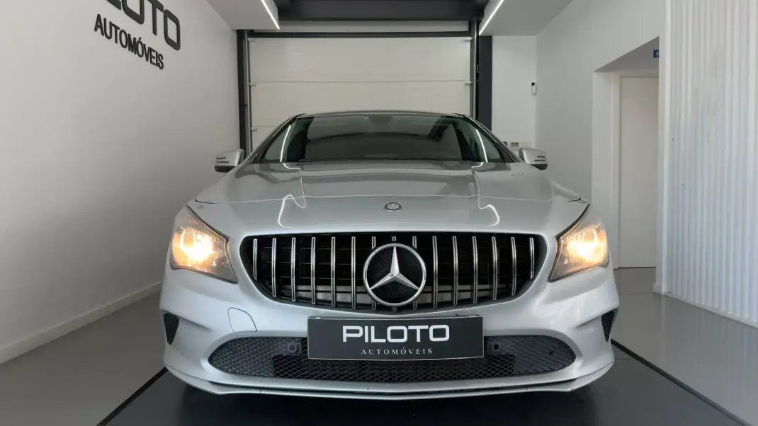 Mercedes-Benz CLA 180 2016 - 16990 EUR, 142457 km - 142457km - foto 2 de 26