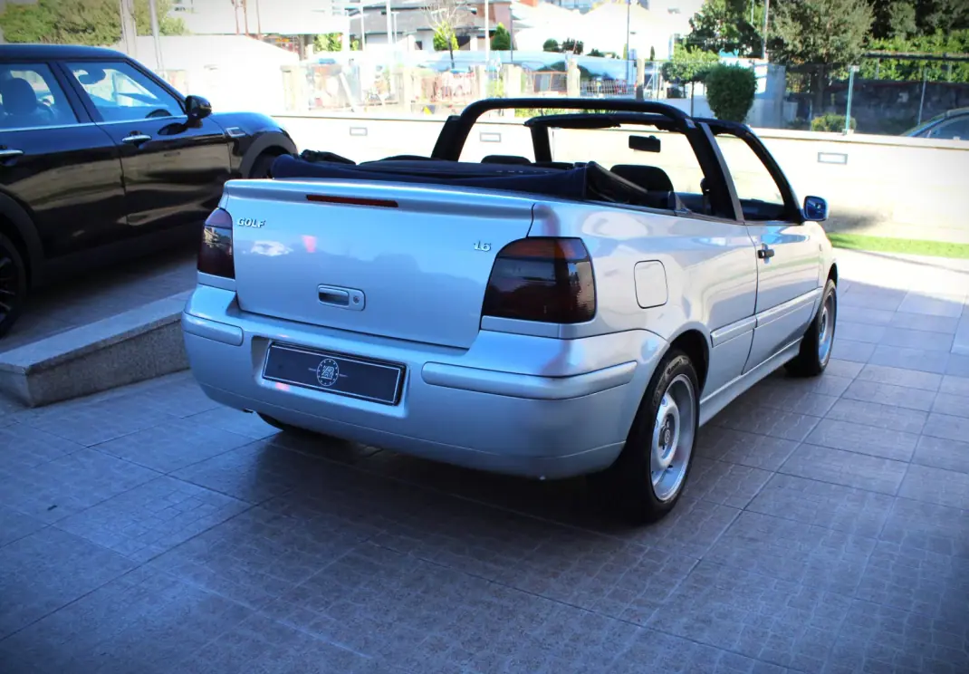 Volkswagen Golf Cabriolet 1999 - 5990 EUR, 216300 km - 216300km - foto 17 de 25