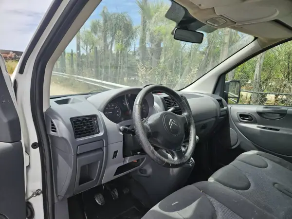Citroën Jumpy 2011 - 8250 EUR, 285000 km - AUTO.MOTO.pt - 285000km - foto 7 de 10