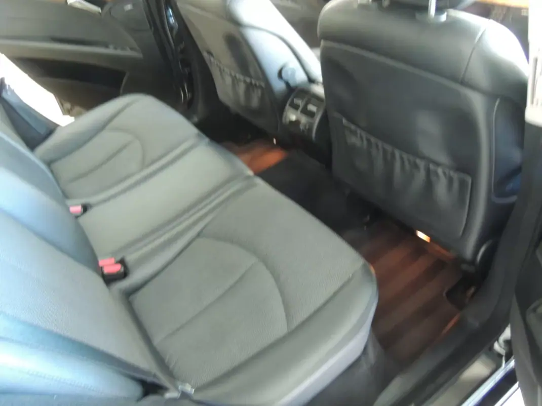 Mercedes-Benz E 220 2006 - 9950 EUR, 281100 km - AUTO.MOTO.pt - 281100km - foto 13 de 16
