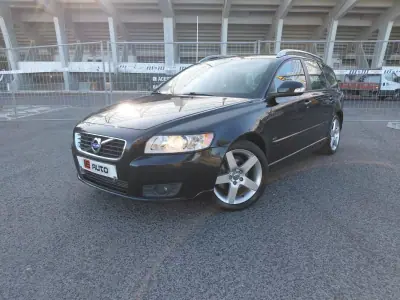 Volvo V50 2010 - 4490 EUR, 384950 km - 384950km - foto 1 de 23