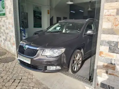 Skoda Superb 2010 - 9950 EUR, 295355 km - AUTO.MOTO.pt - 295355km - foto 2 de 8