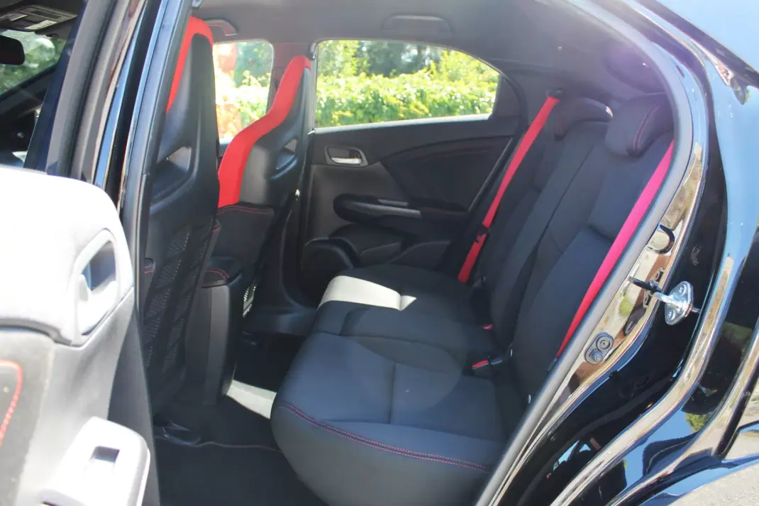 Honda Civic 2015 - 34900 EUR, 96000 km - AUTO.MOTO.pt - 96000km - foto 21 de 41