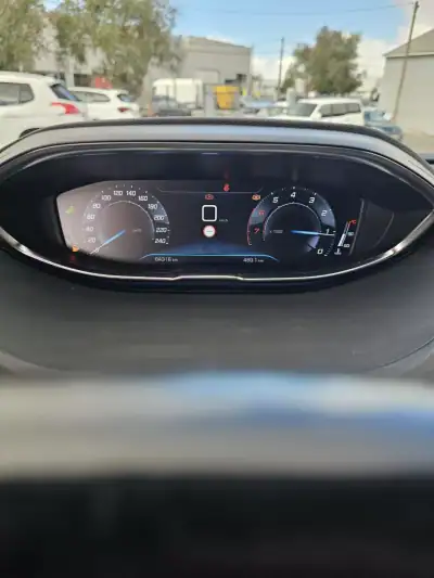 Peugeot 3008 2019 - 19600 EUR, 84500 km - AUTO.MOTO.pt - 84500km - foto 12 de 20