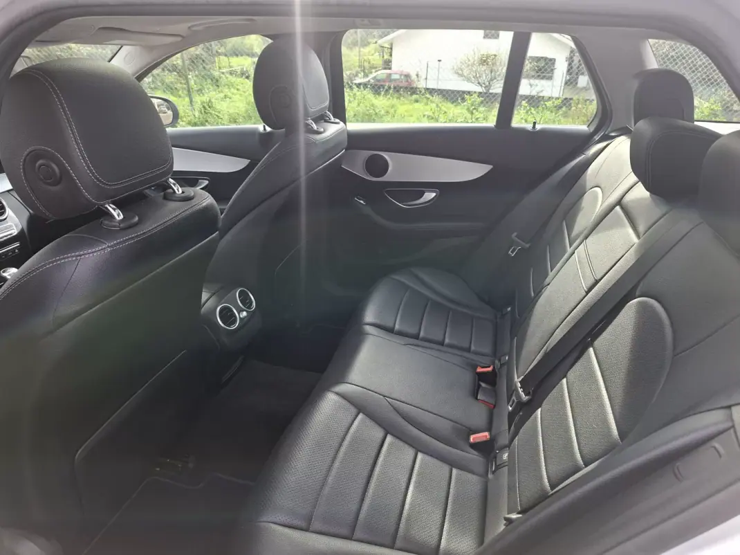 Mercedes-Benz C 200 2019 - 24250 EUR, 95512 km - AUTO.MOTO.pt - 95512km - foto 7 de 27