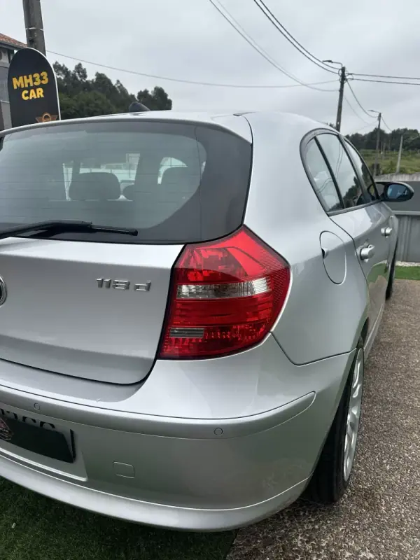 BMW 118 2009 - 7900 EUR, 184000 km - AUTO.MOTO.pt - 184000km - foto 15 de 55