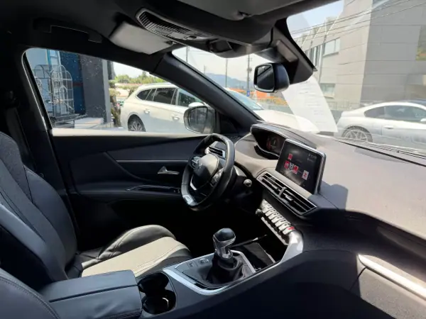 Peugeot 3008 2017 - 16500 EUR, 162000 km - AUTO.MOTO.pt - 162000km - foto 12 de 12