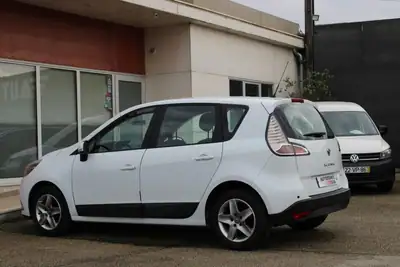 Renault Scénic 2012 - 7900 EUR, 212000 km - AUTO.MOTO.pt - 212000km - foto 9 de 21