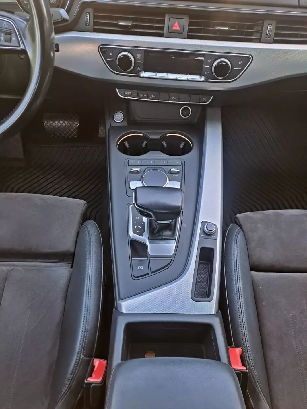 Audi A5 Sportback 2018 - 19750 EUR, 210000 km - AUTO.MOTO.pt - 210000km - foto 24 de 32