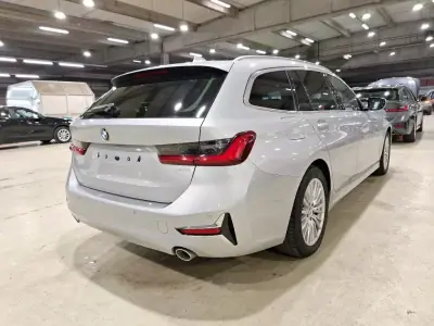BMW 318 2021 - 26750 EUR, 127950 km - AUTO.MOTO.pt - 127950km - foto 3 de 9