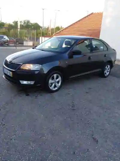 Skoda Rapid Spaceback 2014 — foto 2 de 6