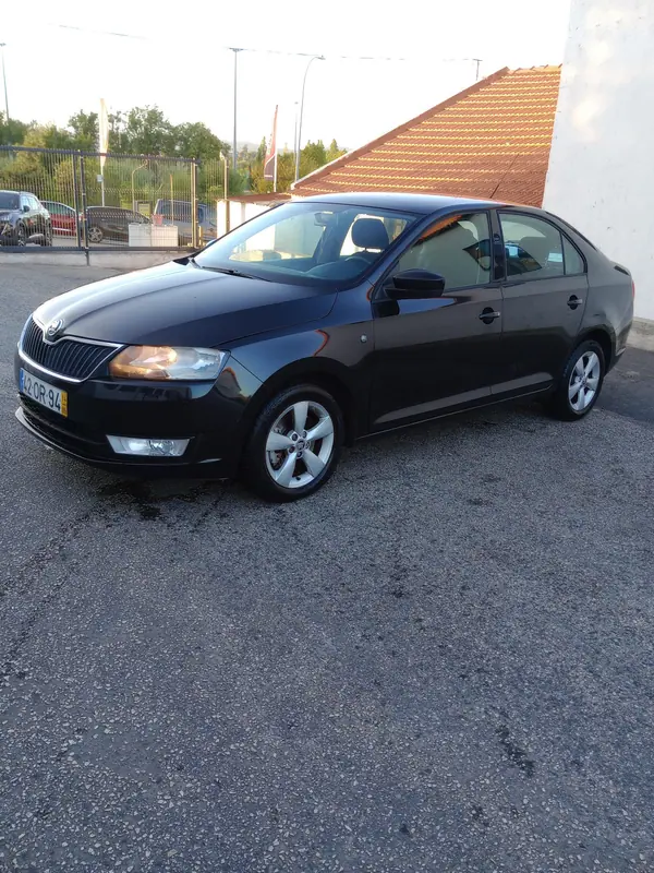 Skoda Rapid Spaceback 2014 — foto 2 de 6