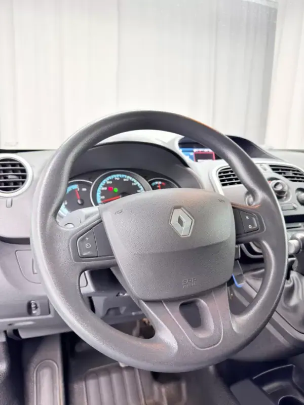Renault 2016 - 7500 EUR, 38000 km - AUTO.MOTO.pt - 38000km - foto 15 de 16