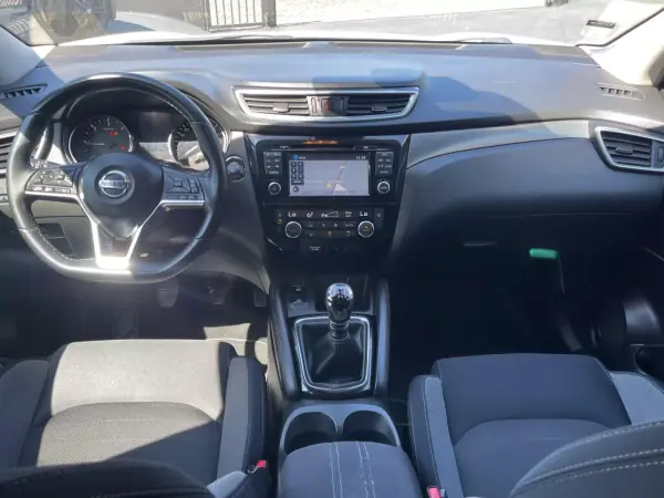 Nissan Qashqai 2017 - 13900 EUR, 236000 km - AUTO.MOTO.pt - 236000km - foto 6 de 14