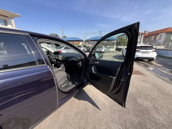 Peugeot 308 SW 2018 - 9950 EUR, 219000 km - AUTO.MOTO.pt - 219000km - foto 27 de 40