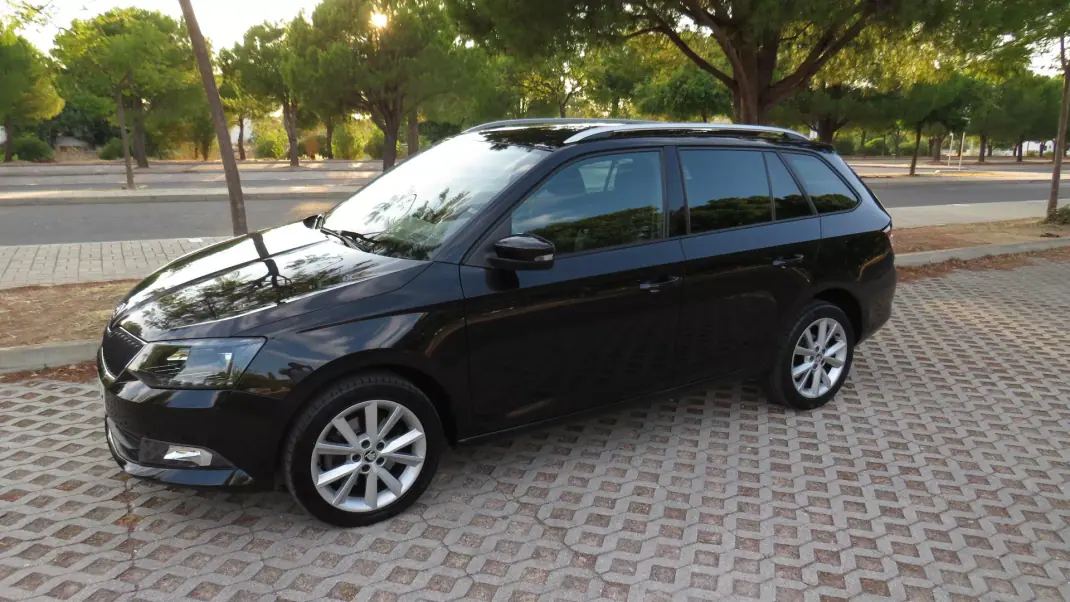 Skoda Fabia Break 2015 - 11800 EUR, 116000 km - 116000km - foto 6 de 29
