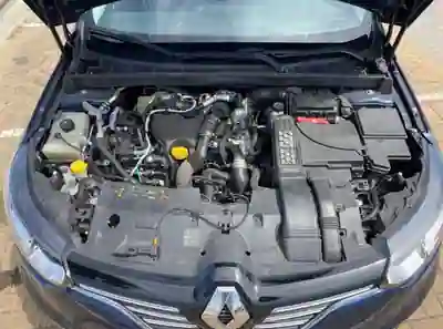 Renault Mégane Sport Tourer 2019 - 15950 EUR, 16000 km - AUTO.MOTO.pt - 16000km - foto 10 de 12