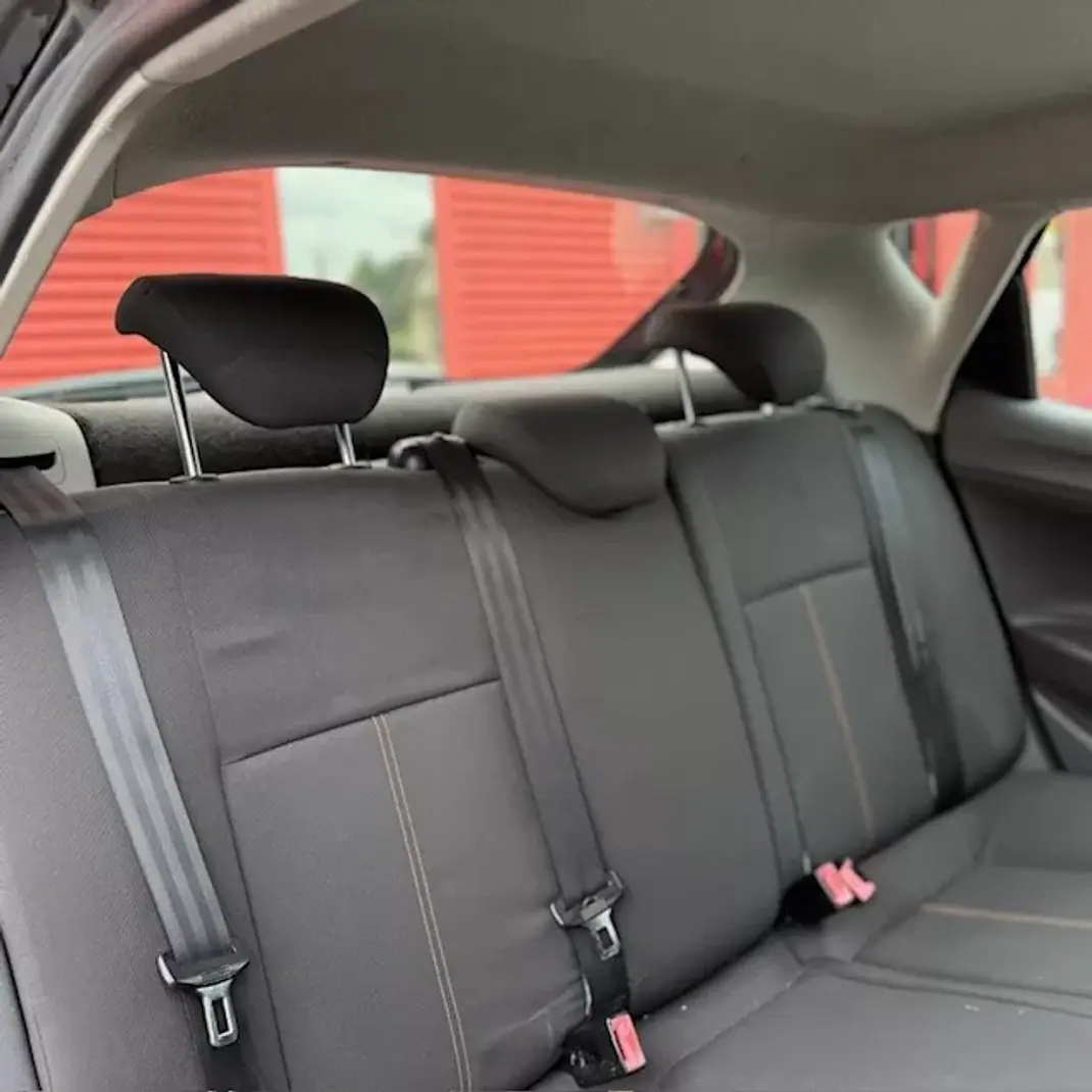 SEAT Ibiza 2011 - 7500 EUR, 210000 km - AUTO.MOTO.pt - 210000km - foto 13 de 20