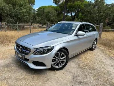 Mercedes-Benz C 180 2014 - 13500 EUR, 200000 km - AUTO.MOTO.pt - 200000km - foto 2 de 13