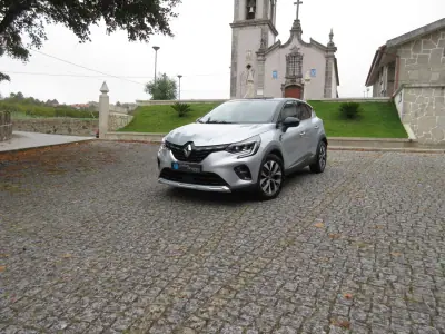 Renault Captur 2021 — foto 2 de 52