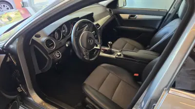 Mercedes-Benz C 180 2014 - 9900 EUR, 299370 km - AUTO.MOTO.pt - 299370km - foto 6 de 52
