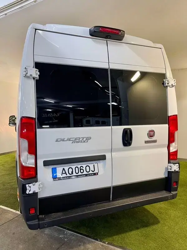 Fiat Ducato 2022 - 32500 EUR, 94000 km - AUTO.MOTO.pt - 94000km - foto 10 de 33
