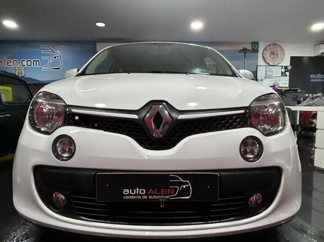 Renault Twingo 2018 - 10500 EUR, 113670 km - AUTO.MOTO.pt - 113670km - foto 2 de 18