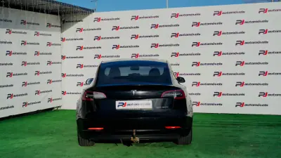 Tesla Model 3 2020 - 24500 EUR, 118368 km - AUTO.MOTO.pt - 118368km - foto 5 de 21