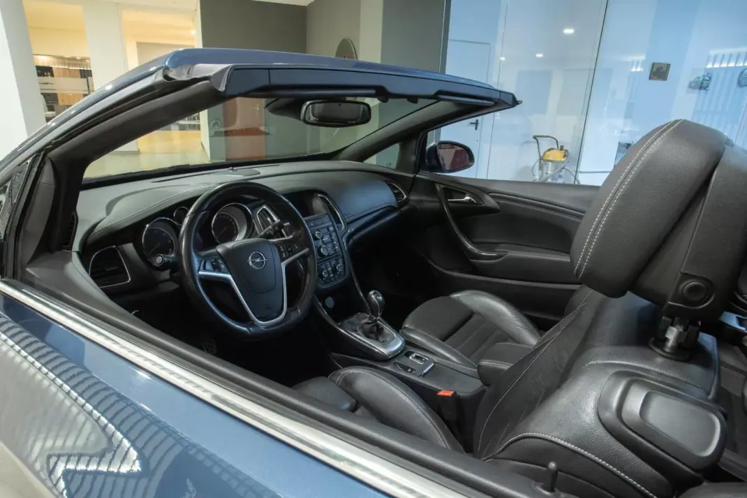 Opel Cascada 2015 - 15999 EUR, 100000 km - 100000km - foto 3 de 3
