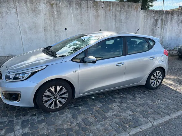 Kia Ceed 2016 - 7500 EUR, 159000 km - AUTO.MOTO.pt - 159000km - foto 3 de 10
