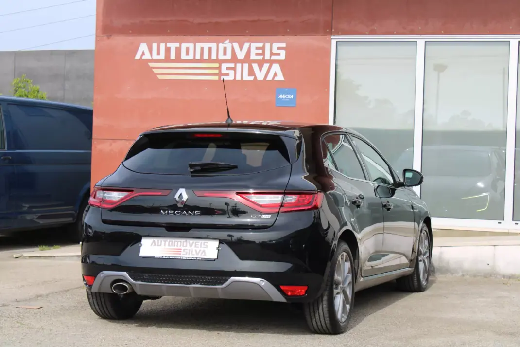 Renault Mégane 2021 - 16490 EUR, 165000 km - AUTO.MOTO.pt - 165000km - foto 10 de 30