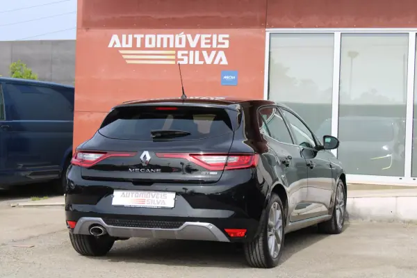 Renault Mégane 2021 - 16490 EUR, 165000 km - AUTO.MOTO.pt - 165000km - foto 10 de 30