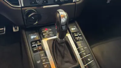 Porsche Macan 2014 - 33900 EUR, 211992 km - AUTO.MOTO.pt - 211992km - foto 43 de 58