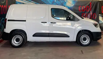 Opel COMBO 2023 - 16899 EUR, 23000 km - 23000km - foto 4 de 38