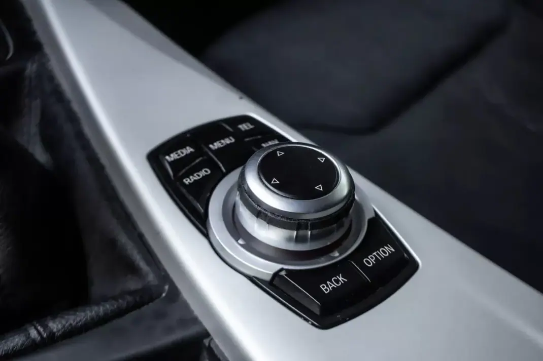 BMW 320 2014 - 11890 EUR, 285600 km - 285600km - foto 19 de 38